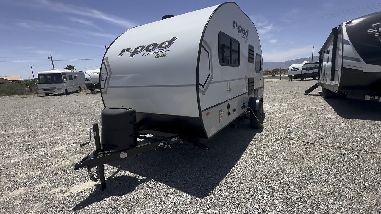 Travel trailer that fits in most people’s driveways