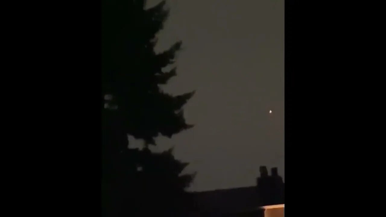 UFO Sighting of luminous objects captured in Minnesota United States ~ December 6 2022 First Contact