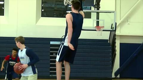 Canisius' Ryan Bradley using his height to his advantage