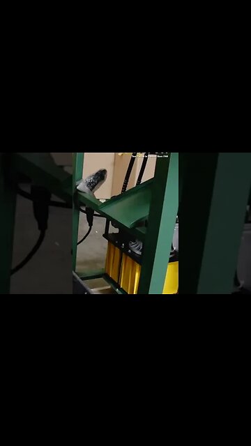 Hydraulic sheet metal corner notcher process