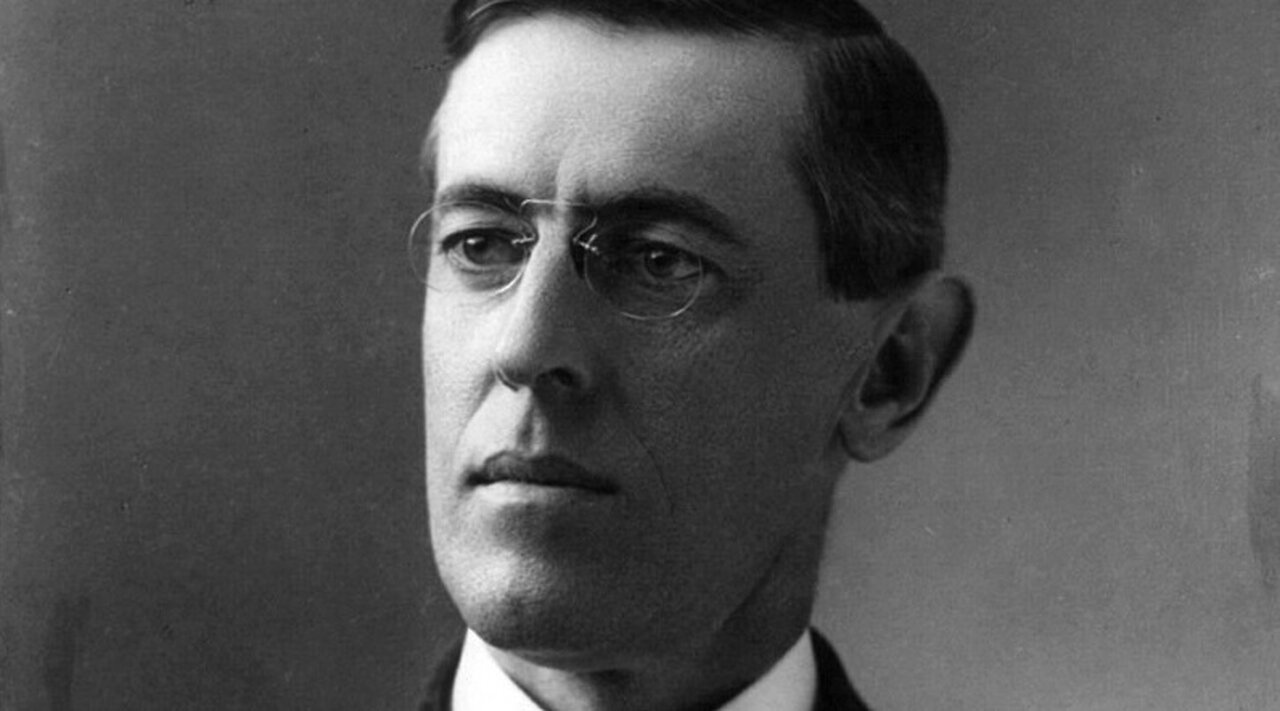 Savage Peace: Hope and Fear in America, 1919 (2007)