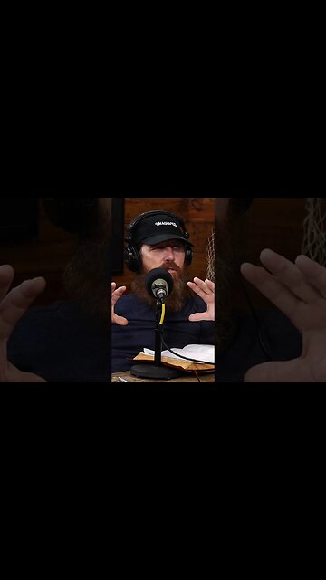 Jase Robertson & His New CIA-Adjacent Pest Control Buddy