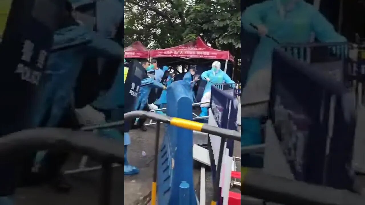 广州海珠区湖北居民团结一致,抗击中共暴政!向郑州富士康工人学习,用铁栏杆当武器!#COVID19 #fifaworldcup2022
