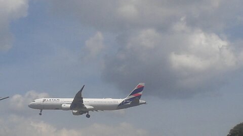 Airbus A321 PT-XPO on final approach coming from Fortaleza to Manaus