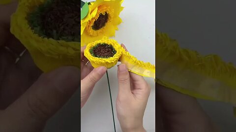 Handmade diy paper sunflower home decoration#handmade #DIY #flowers #gift #foryou #handmadegifts