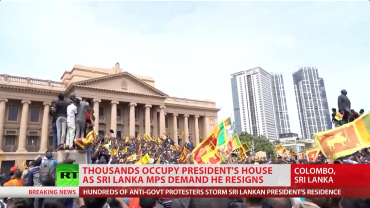 SHI LANKA ARE HAVING THERE OWN JANUARY 6, AS THOUSANDS OCCUPY PRESIDENTS HOUSE