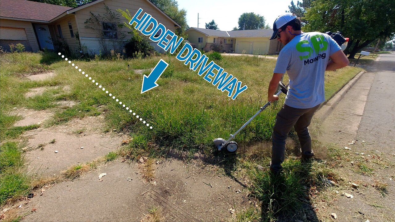 I Saw this VACANT Home with a HIDDEN Driveway and Spent ALL DAY Uncovering it - Overgrown Cleanup