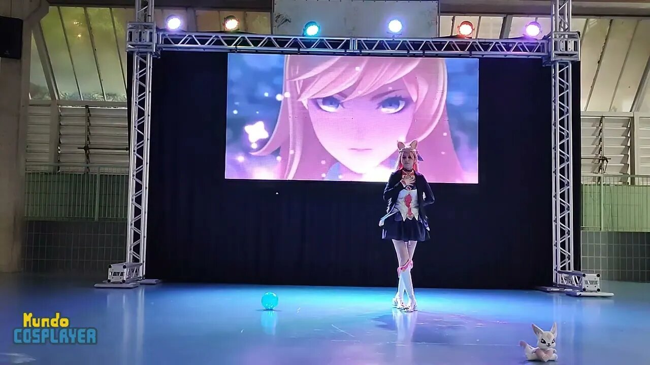 Apresentação Cosplay de Ahri do jogo League of Legends no 27º Campinas Anime Fest (2022)