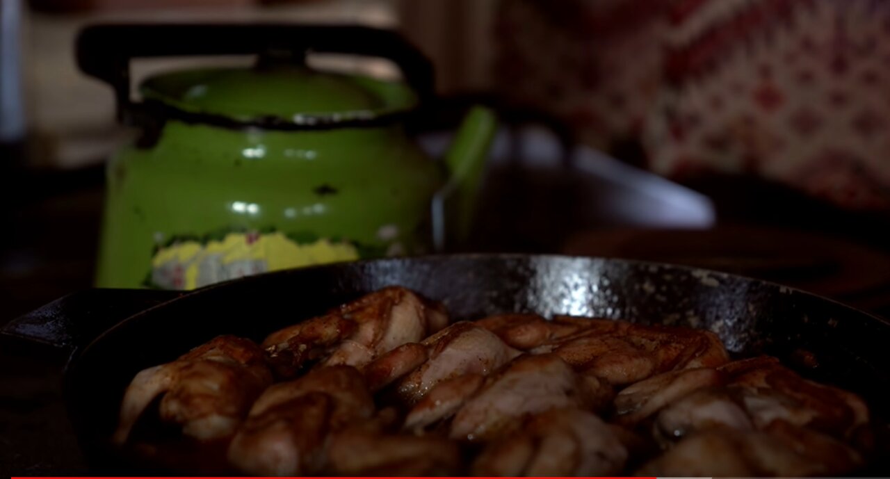 Cooking Quails mixed in Tomato Sauce