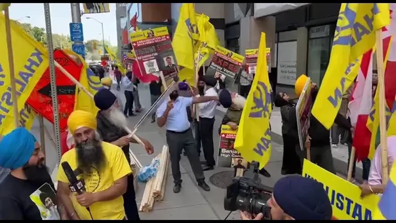 #Canadian #Sikhs protests outside Indian mission