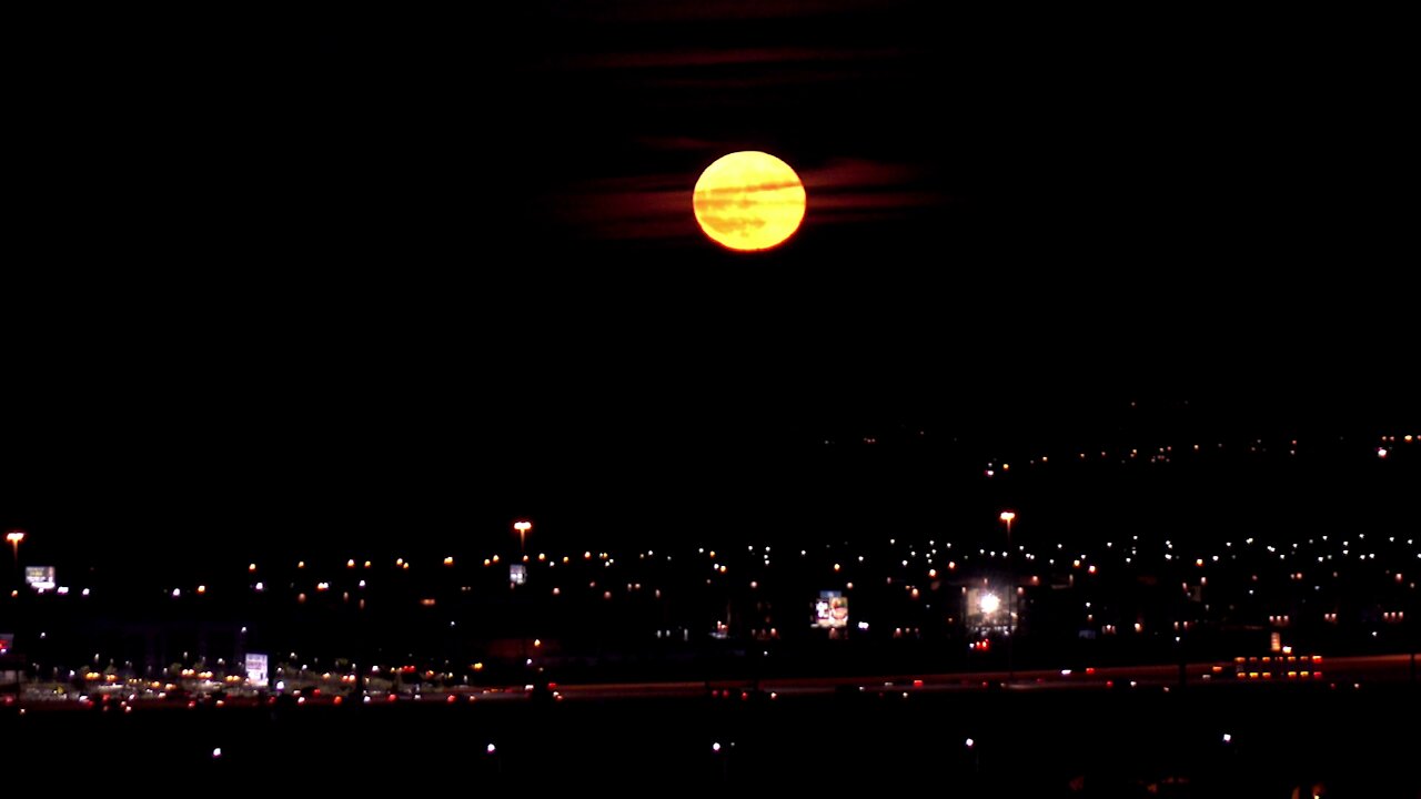 Moonrise over Henderson Nevada Timelapse CCR-Bad Moon Rising