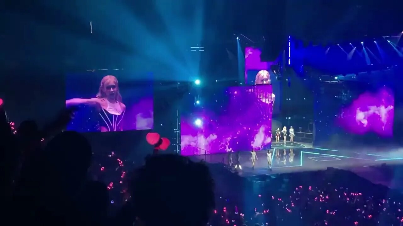 221114 BlackPink Born Pink - Forever Young - Newark Day 1