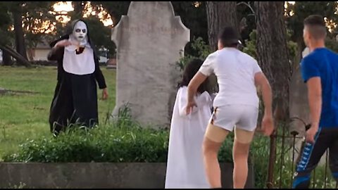 world's most scary ghost prank :o !