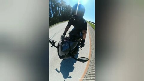 Kawasaki ZX-6R Ride into 45 Degree Turn 🤘🏍✌