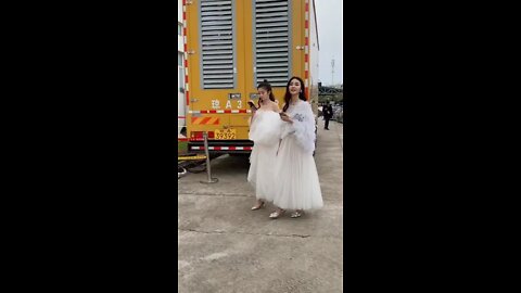 這衣服在家裡穿的話，地都不用拖了@李涼涼@分享哥模特現場【豪哥車模之家】