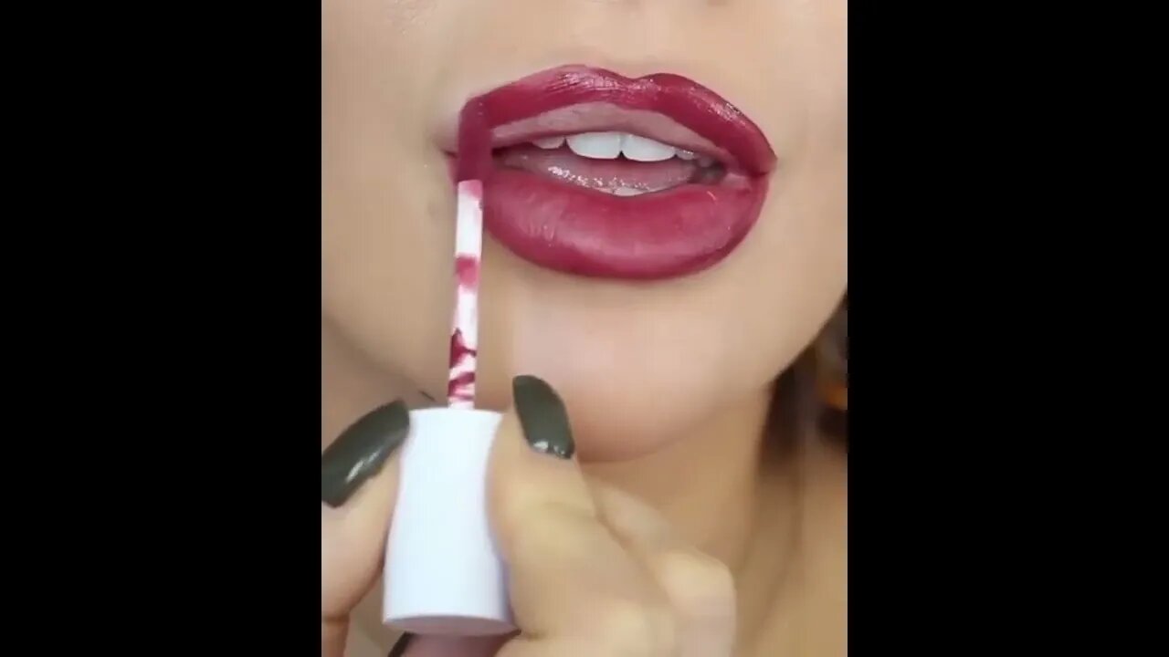 Gorgeous Lipstick Tutorials & Lips Art Ideas You Need! 9