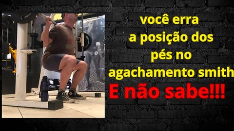 Como posicionar os pés corretamente no agachamento smith