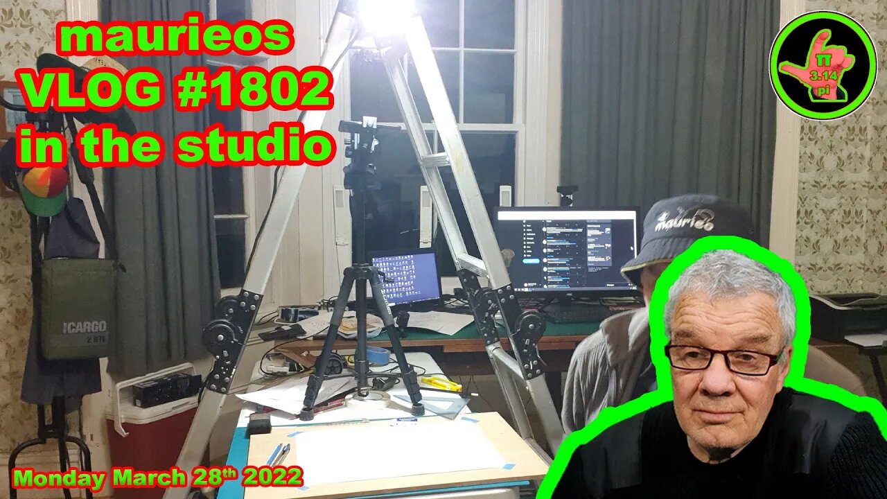 maurieos VLOG #1802 in the studio