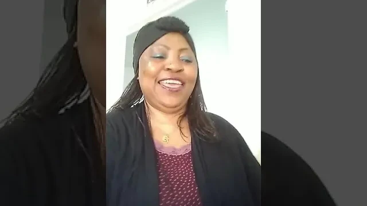 Flore de Lille africaine du 237 Cepend blagues en le taquinant. Vous pourriez avoir l'effet inverse.