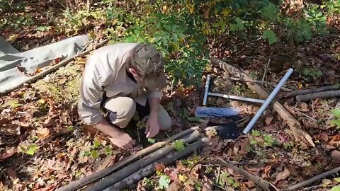 Jungle loft bed & shelter built with single canvas tarp solo overnight /9