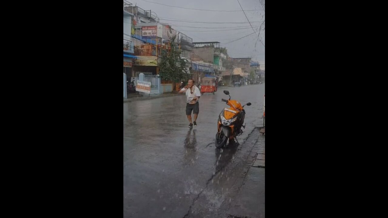 Difficult to Digest : NOT using Umbrella during RAIN !!