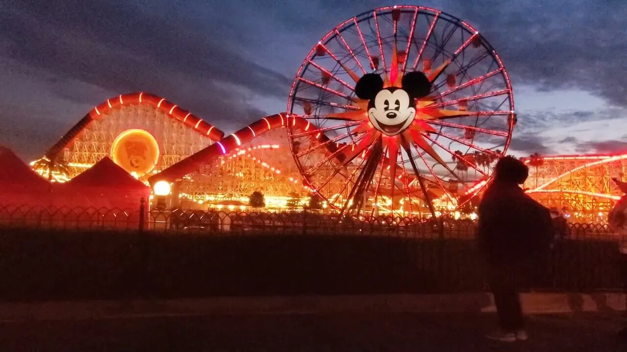 Christmas Vibes at California Adventure