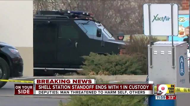 Standoff at Sycamore Township Shell gas station ends with 1 in custody