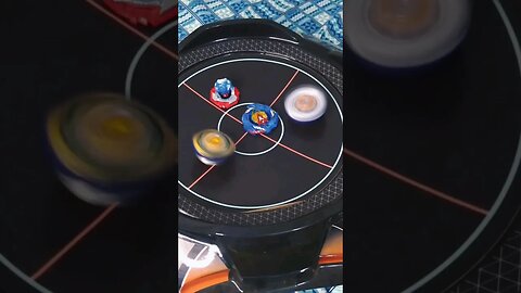 ataque em conjunto #batalhadebeyblade #beyblade #beybladeburst #beybladeburstturbo