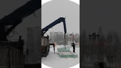 Christmas decorations as a crane drop down large chuck of ICE 🥶😱| 09.12.22