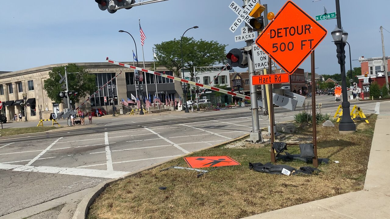 Metra Train Arrives Right Before 4th Of July Parade