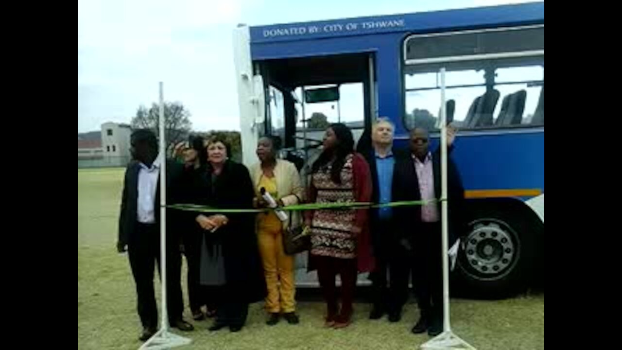 WATCH: City donates bus to farm school (Ewp)