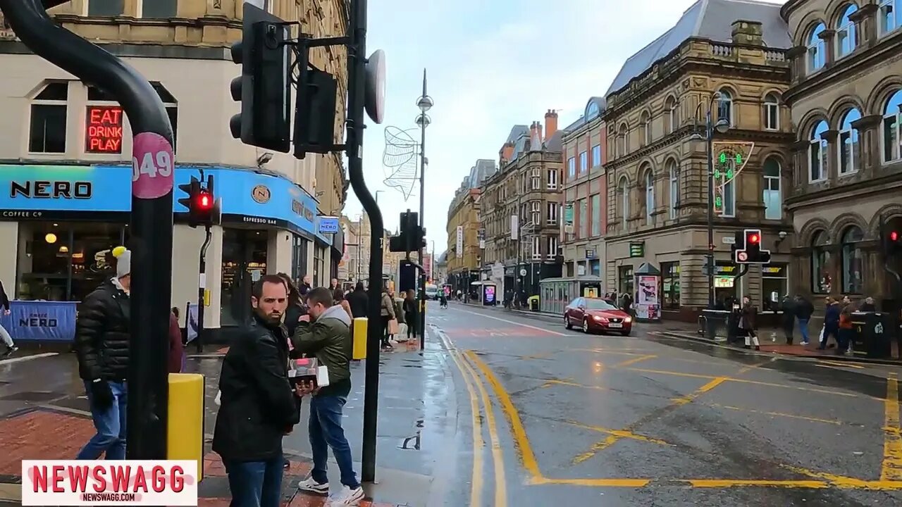 A cycle around Leeds city center [20th December 2022] 30fps