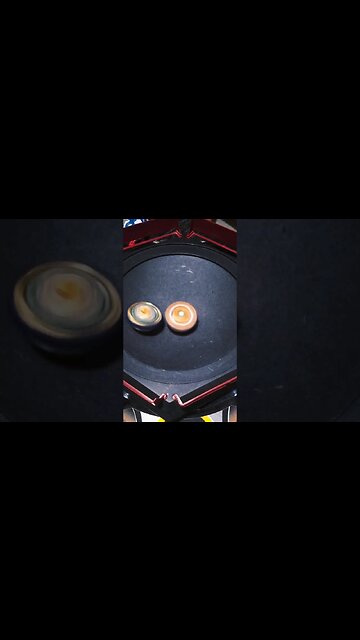 batalha de beyblade (esse bey não precisa de lançador) #batalhadebeyblade #beyblade