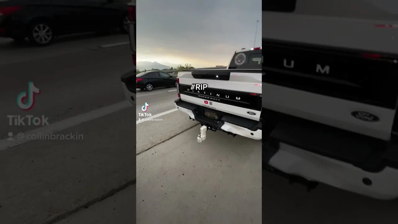 Truck hitch holds up really well in this accident...