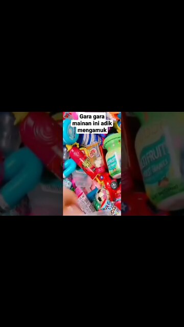 Banyak mainan dan permen video shorts