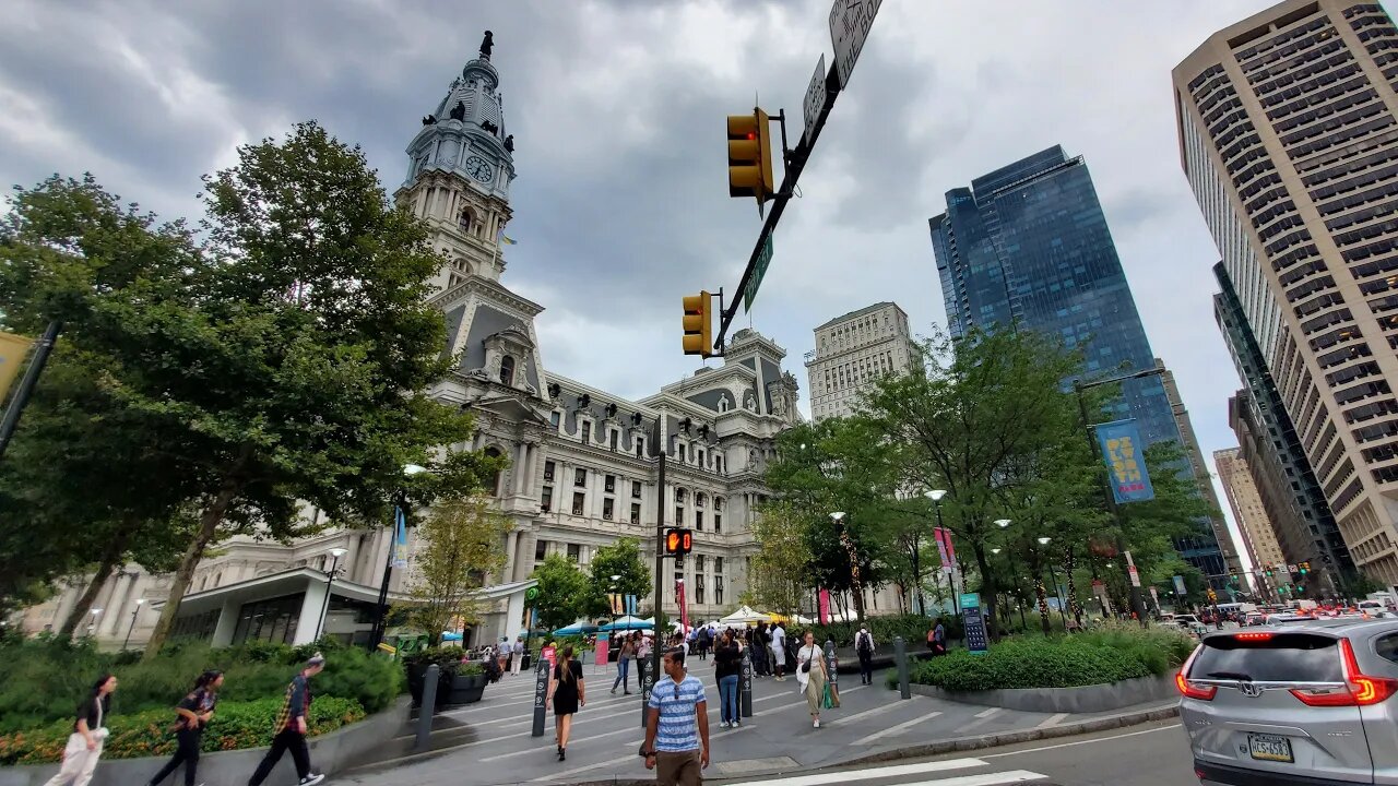 Live Exploration of Center City Philadelphia