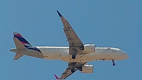 Airbus A320NEO PR-XBN coming from Rio and Airbus A320NEO PR-XBQ from São Paulo to Fortaleza