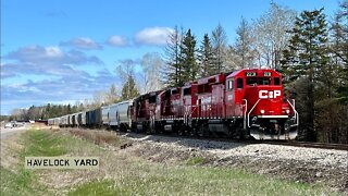 CP H07 with empty ballast cars