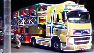 DANÇARINOS SUPER NINJAS, FOFÃO, PATATI E PATATÁ DANÇANDO NA CARRETA DA ALEGRIA TREM BALADA 20