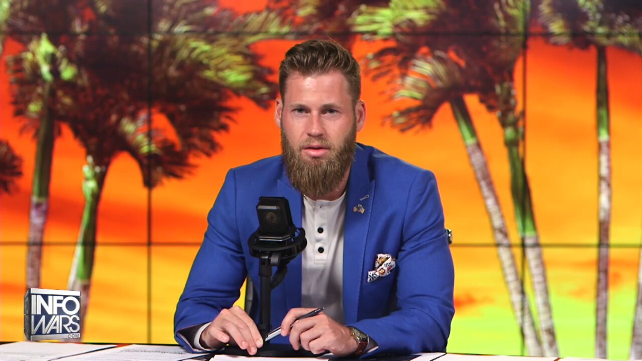 WAR ROOM (Full Show) Monday - 7/11/22