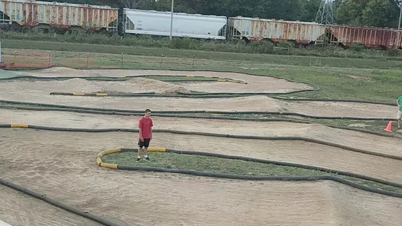 RoXolid RC - Tuesday Night Thunder Mains from Eli Field 8-15-2017