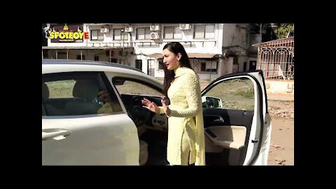 Gauahar Khan Gets Snapped With Husband Zaid Darbar