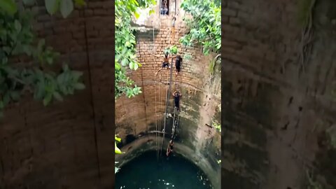 How is that possible 😳 #shorts #viral #saintpee #music #stunt #youtubeshorts #viralshorts