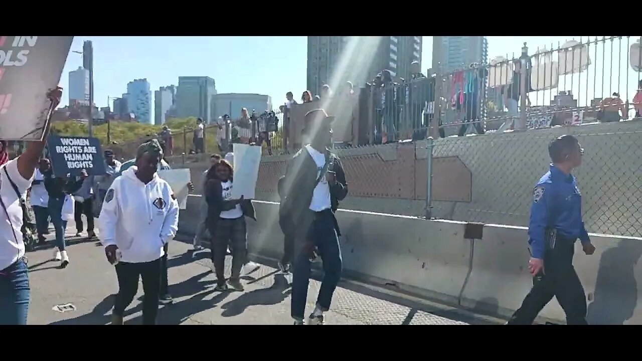 The #humanjusticemarch 2022 @ccdworldwide 10/10/2022 via Brooklyn Bridge