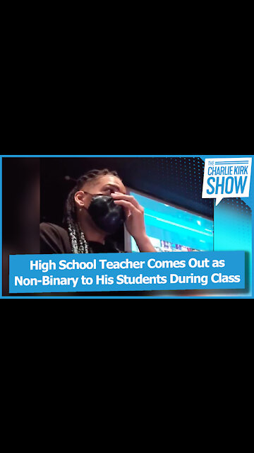 High School Teacher Comes Out as Non-Binary to His Students During Class