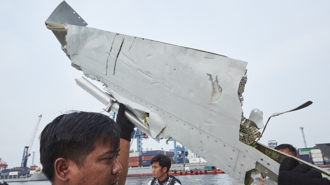 Lion Air Pilots Scoured Handbook For Solutions Before Crash