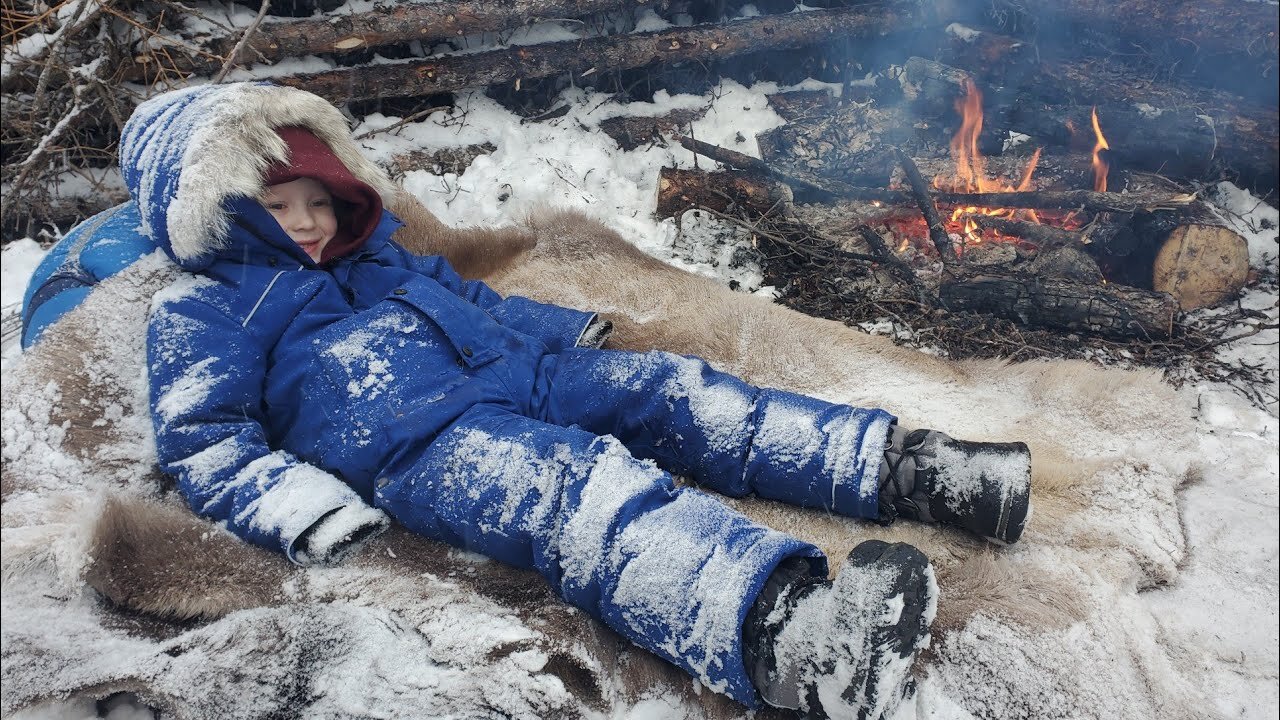 Bushcraft Cot & Survival Shelter Camping with 4 yr old in a Snow Storm