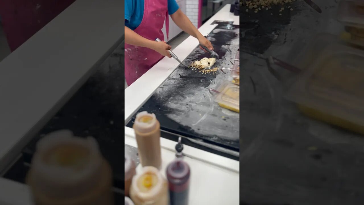 Ice🇨🇦Cream on a frozen slab at Marble Slab Creamery Canada #icecream #dessert #sweet