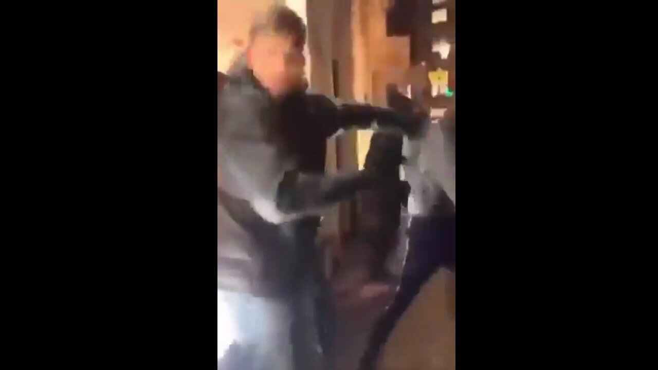 Zionist Israeli hooligans in Amsterdam beaten for attacking people and singing racist songs pt.5