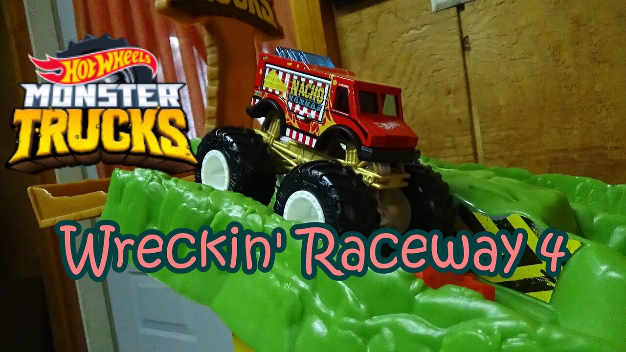 Hot Wheels Monster Trucks Wreckin' Raceway Tournament (Race 4)